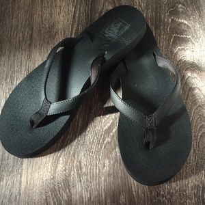 Vans women’s flip flops